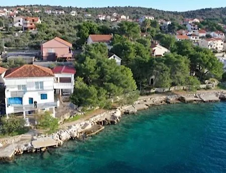 Sub-vacation Razanj